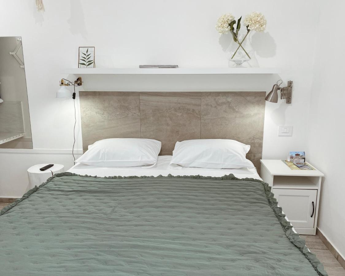Couette-café Volli Three *